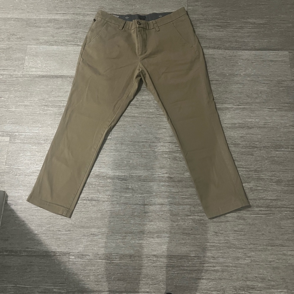 Dockers Men's Khaki Chinos